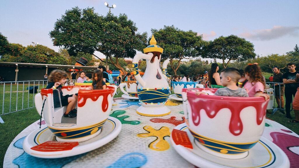 פורים במרכזי עמי גרופ (צילום: ניר סטולו) פורים במרכזי עמי גרופ