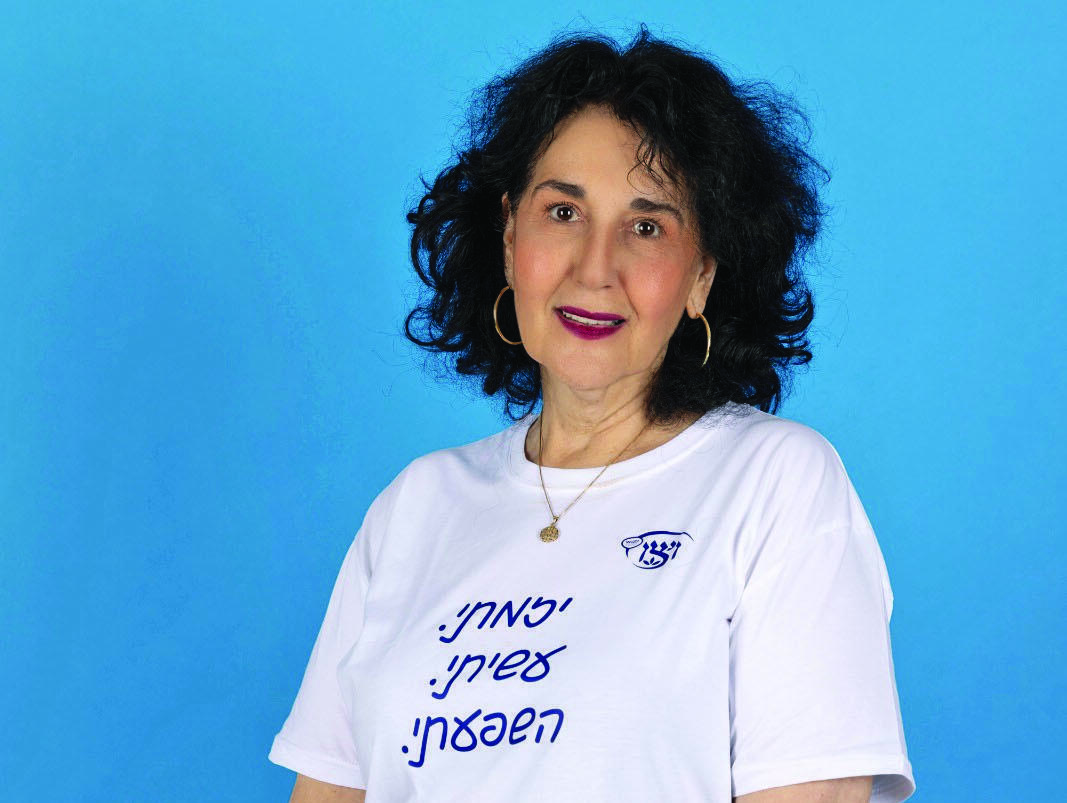 אל"מ דפנה הררי. "אני מתחת לאלונקה הלאומית" (צילום: גיא יחיאלי) אל"מ דפנה הררי. "אני מתחת לאלונקה"