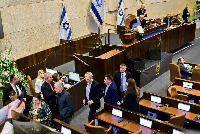צעד מחאה. יציאת האופוזיציה מהמליאה