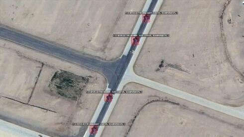 צילומי לוויין חדשים: מטוסי F-22 כבר על מסלול המראה בבסיס עובדה