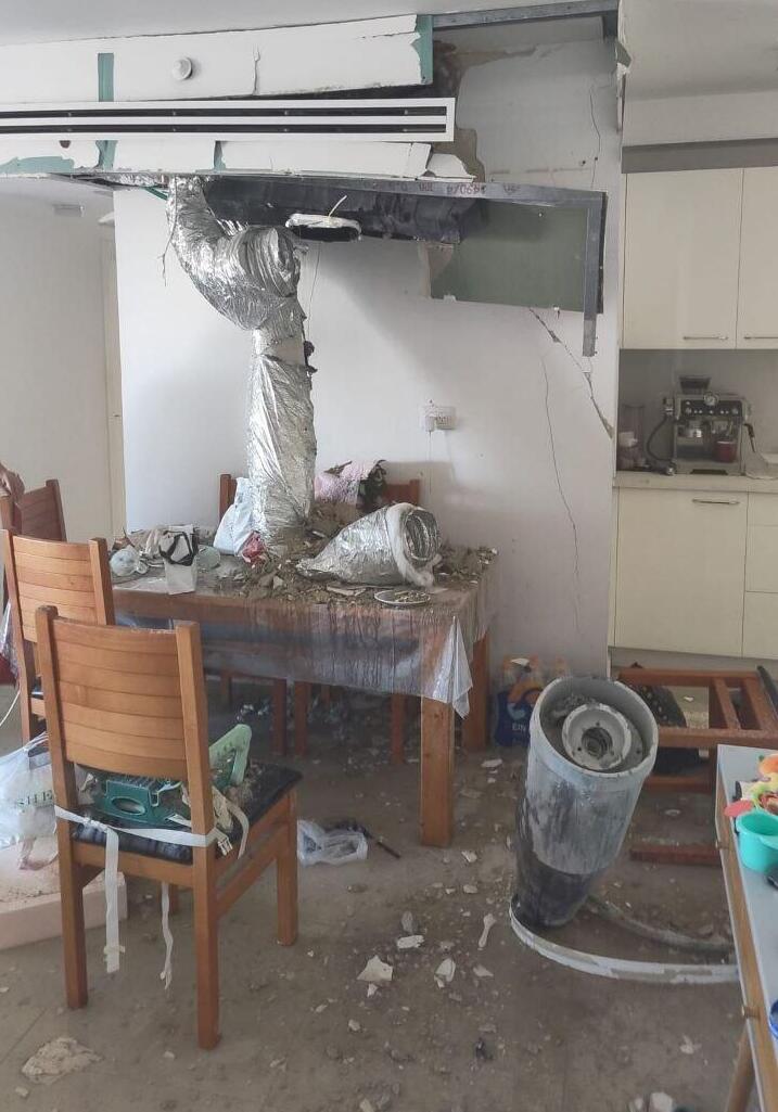 Impact in northern Israel (Photo: Section 27A of the Copyright Law) נפילה בצפון