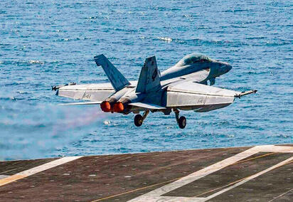 ממריאים. מטוס אמריקאי אתמול