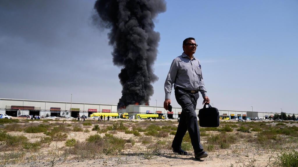 Iranian strike in the United Arab Emirates (Photo: Altaf Qadri/ AP) שארג'ה, איחוד האמירויות