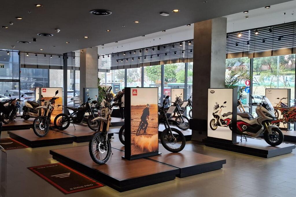 אינדיאן חוגגת, ק.ט.מ נפרדת, טאלריה מתחדשת