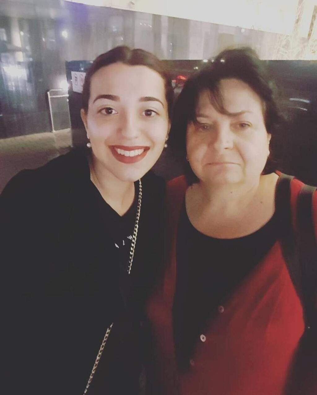 מארינה בלייב שנפטרה בדרכה למקלט, בתמונה: עם בתה איה (צילום: אלבום פרטי) מארינה בלייב שנפטרה בדרכה למקלט, בתמונה: עם בתה איה