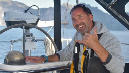 Israelis aren't rushing to return on yachts in war