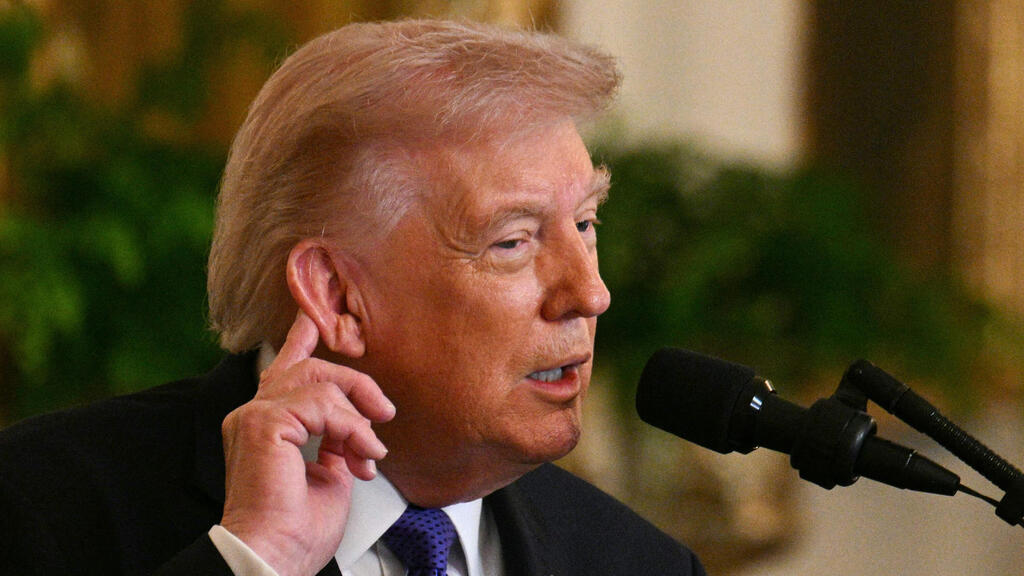He attacked the agreement brokered by Obama: “We signed with them in our great stupidity.” Trump at the White House. (Photo: Jim WATSON / AFP) נשיא ארה"ב דונלד טראמפ הבית הלבן טקס ל וטרנים ידבר על איראן