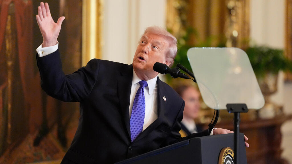“Arab states want to fight.” The president speaks at the medal ceremony. (Photo: AP Photo/Mark Schiefelbein) נשיא ארה"ב דונלד טראמפ הבית הלבן טקס ל וטרנים ידבר על איראן