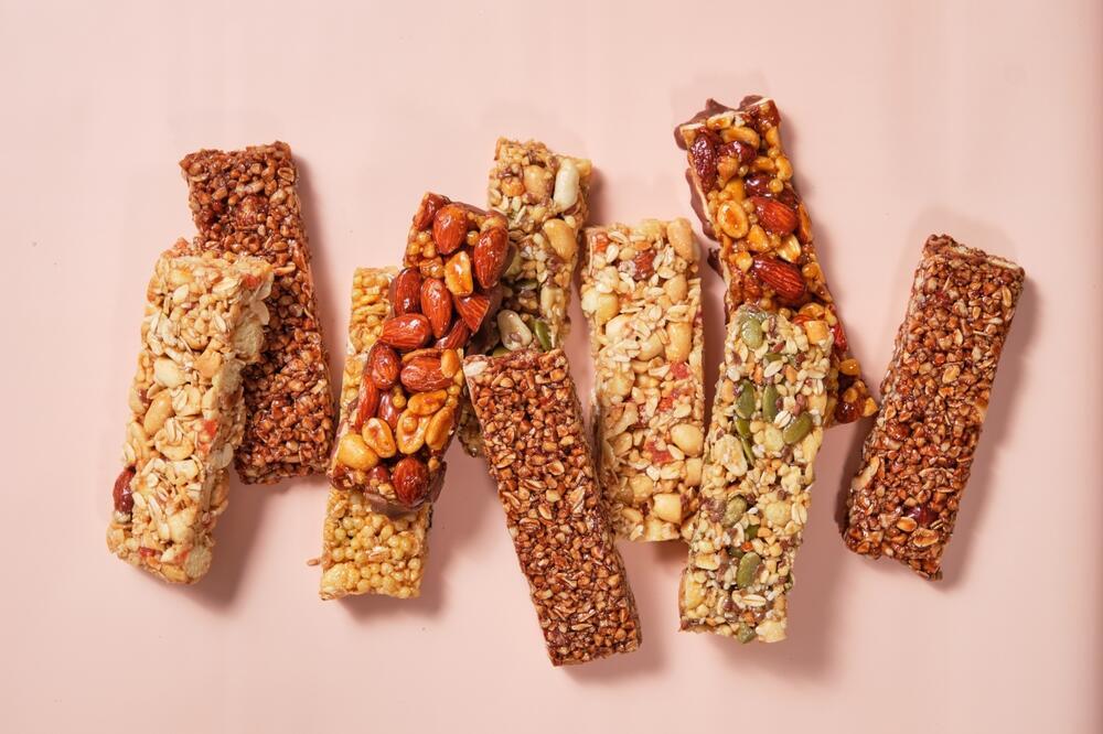 Granola bars with nuts (Photo: Shutterstock) חטיפי גרנולה עם אגוזים