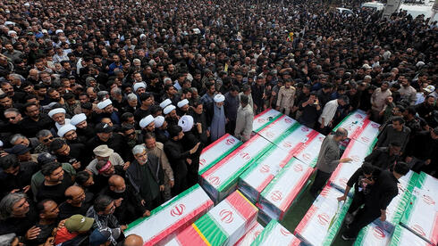 לפיד: „תקיפת בית הספר לבנות באיראן – טעות טרגית נוראית”