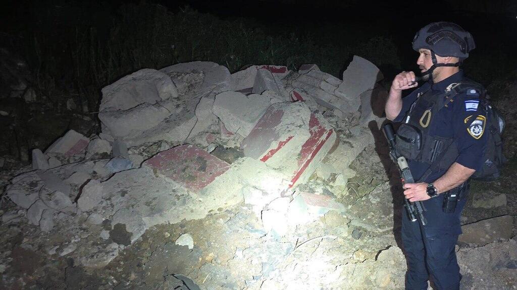 The shrapnel in the north (Photo: Police Spokesperson) פריט אמלח שנמצא במרחב אשרק