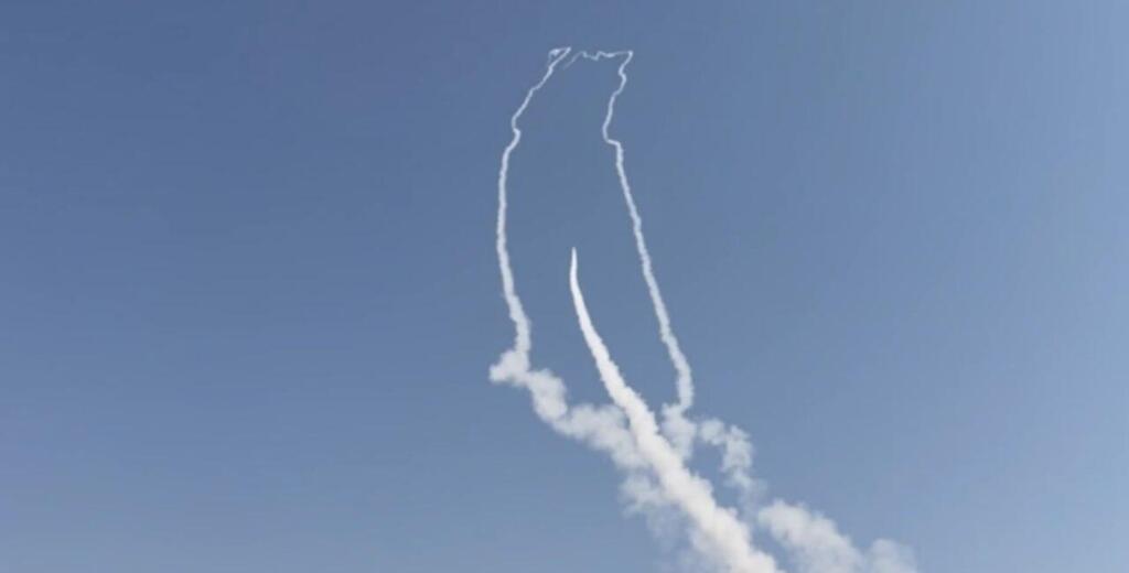 שיגור טיל בליסטי קצר-טווח מדויק (צילום: CENTCOM) שיגור טיל בליסטי קצר-טווח מדויק