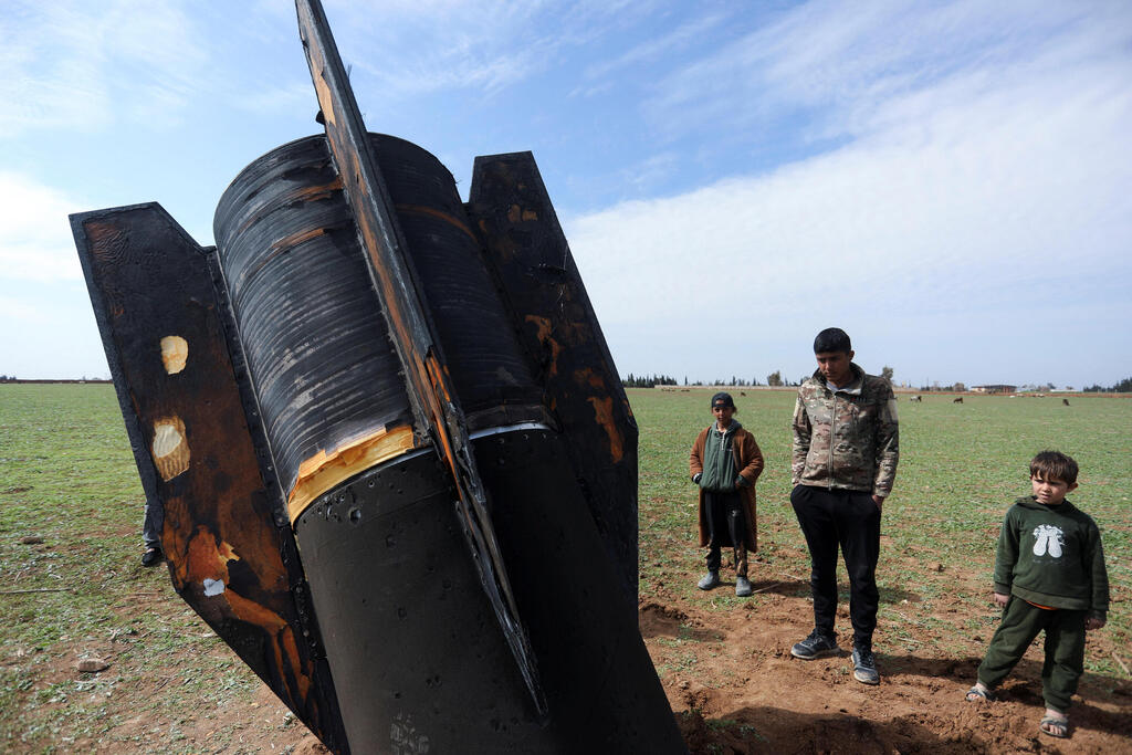 צילום: REUTERS/Orhan Qereman טיל איראני שנפל בקמישלי סוריה