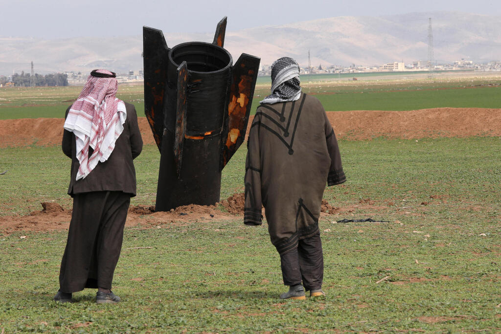 קמישלי, סוריה (צילום: REUTERS/Orhan Qereman) טיל שנפל בקמישלי סוריה