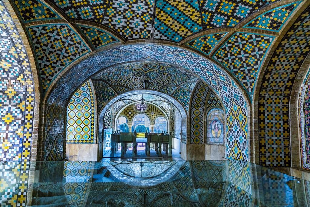 סוג של אי היסטורי בלב הכרך הסואן. Golestan Palace (צילום: SERDAR AYDIN, shutterstock) Golestan Palace
