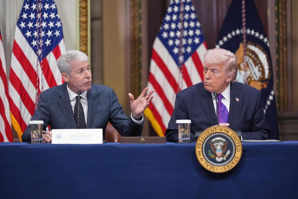 The president was not briefed on the agreement’s announcement. Trump with Energy Secretary Chris Wright (Photo: AP Photo/Jacquelyn Martin) דונלד טראמפ נואם הבית הלבן וושינגטון שר האנרגיה כריס רייט