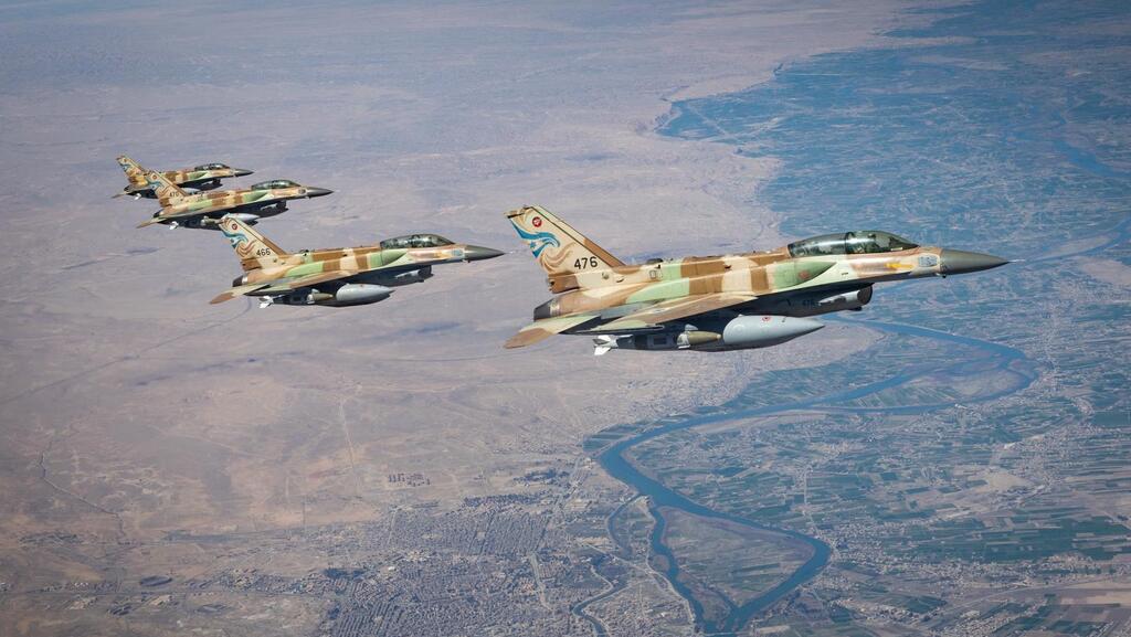 התפיסה האווירית החדשה: הפעלת כוח אקטיבית כבר בשעה הראשונה (צילום: דובר צה"ל) מטוסי קרב של חיל האוויר בדרכם לתקיפה באיראן