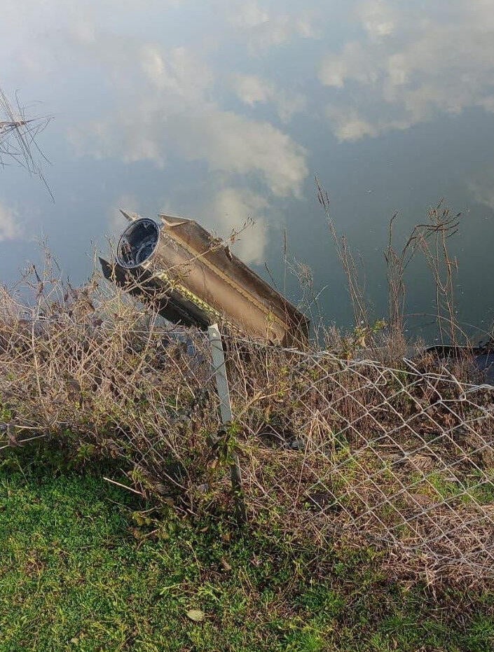 Fragment of Iranian missile intercepted by NATO that fell in Turkish territory (Photo: Ihlas News Agency (IHA) via REUTERS ATTENTION EDITORS) רסיס הטיל האיראני שיורט על ידי נאט"ו ונפל בשטח טורקיה