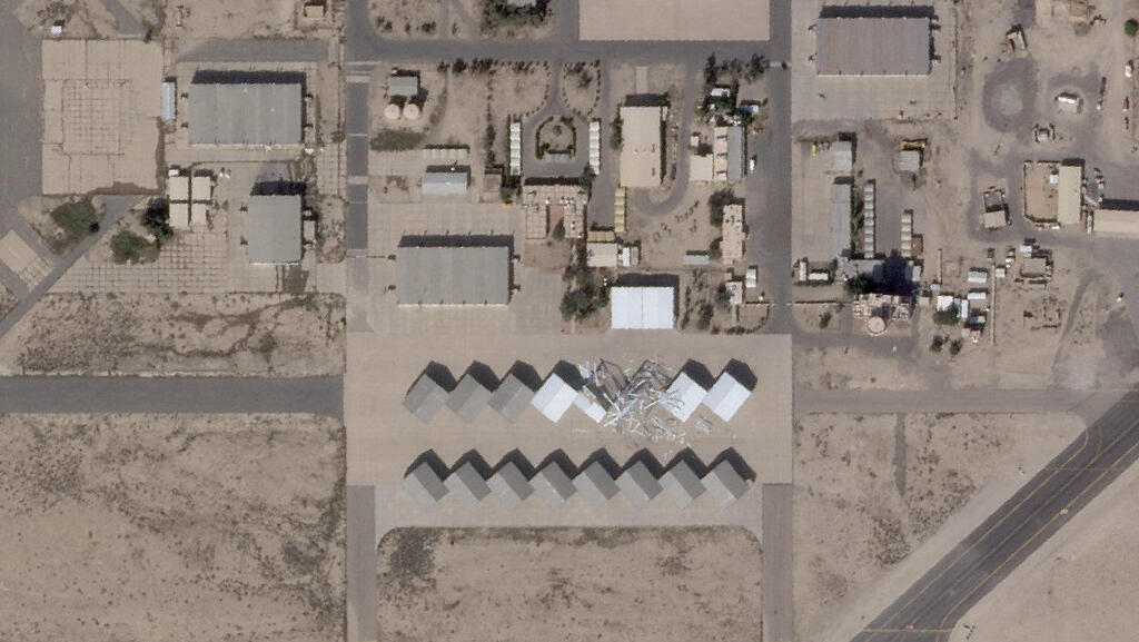 נזק לבסיס עלי על סאלם בכוויית (צילום: 2026 Planet Labs PBC /Handout via REUTERS ) תמונת לוויין מראה נזק לבסיס עלי על סאלם בכוויית אחרי תקיפות התגובה של איראן