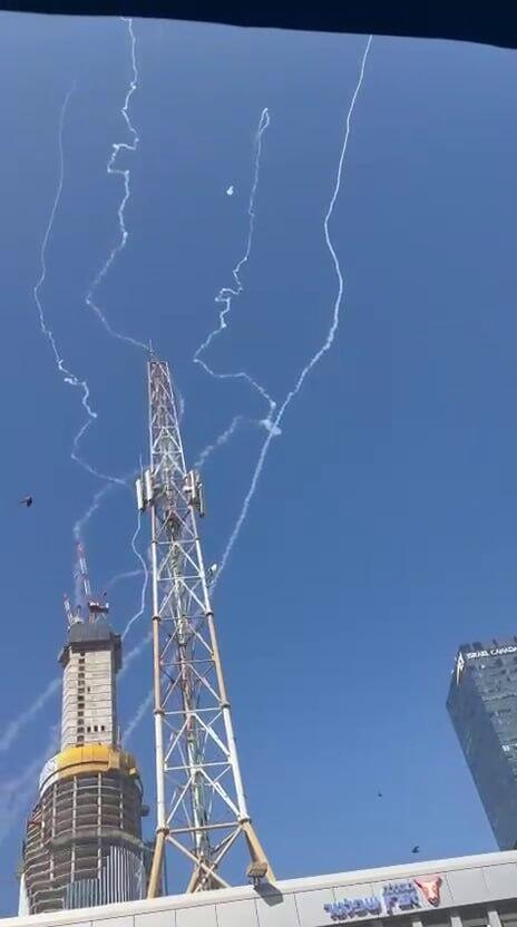 Iranian missiles intercepted over central Israel (Photo: from social media) יירוטים בתל-אביב