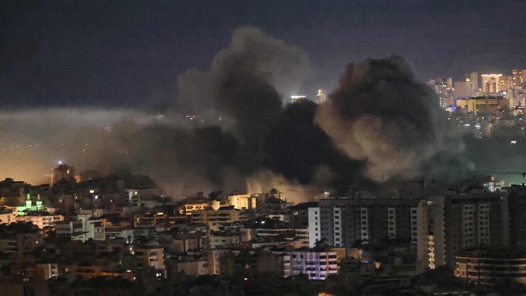 IDF strike in Beirut (Photo: Ibrahim Amro/AFP) תקיפת צה"ל בביירות
