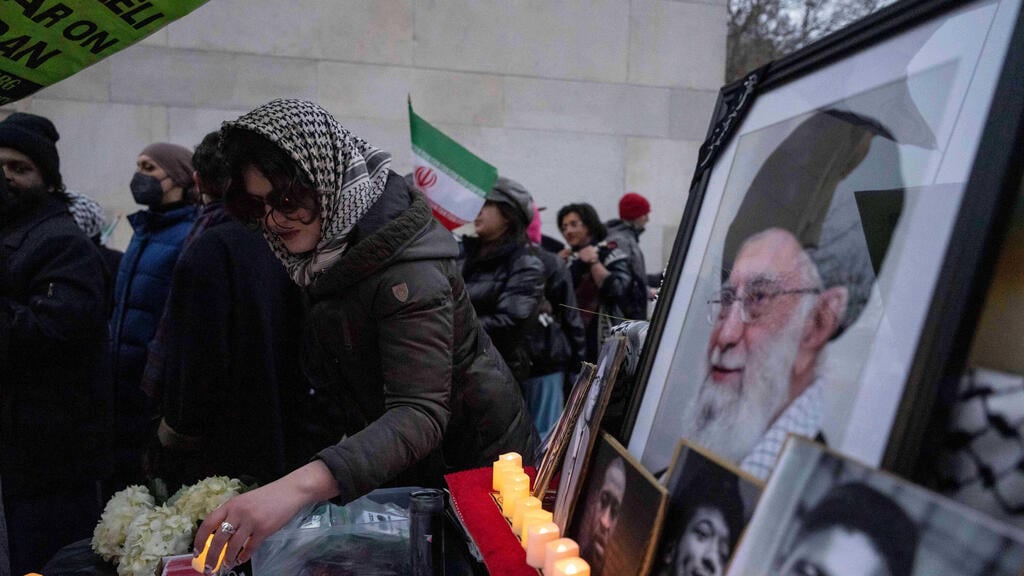 Photo: Yuki Iwamura/ AP ניו יורק ארה"ב טקס זיכרון ל עלי חמינאי