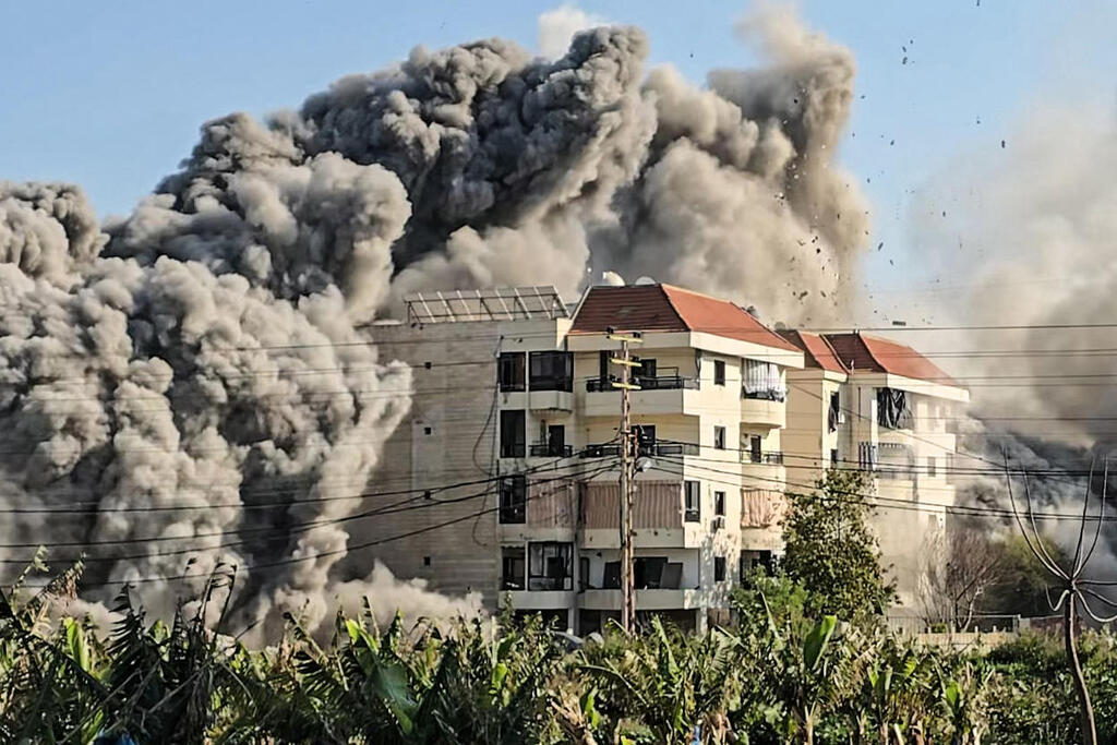 תקיפות צה"ל בדרום לבנון (צילום: Kawnat HAJU / AFP) תקיפות צה"ל בצור