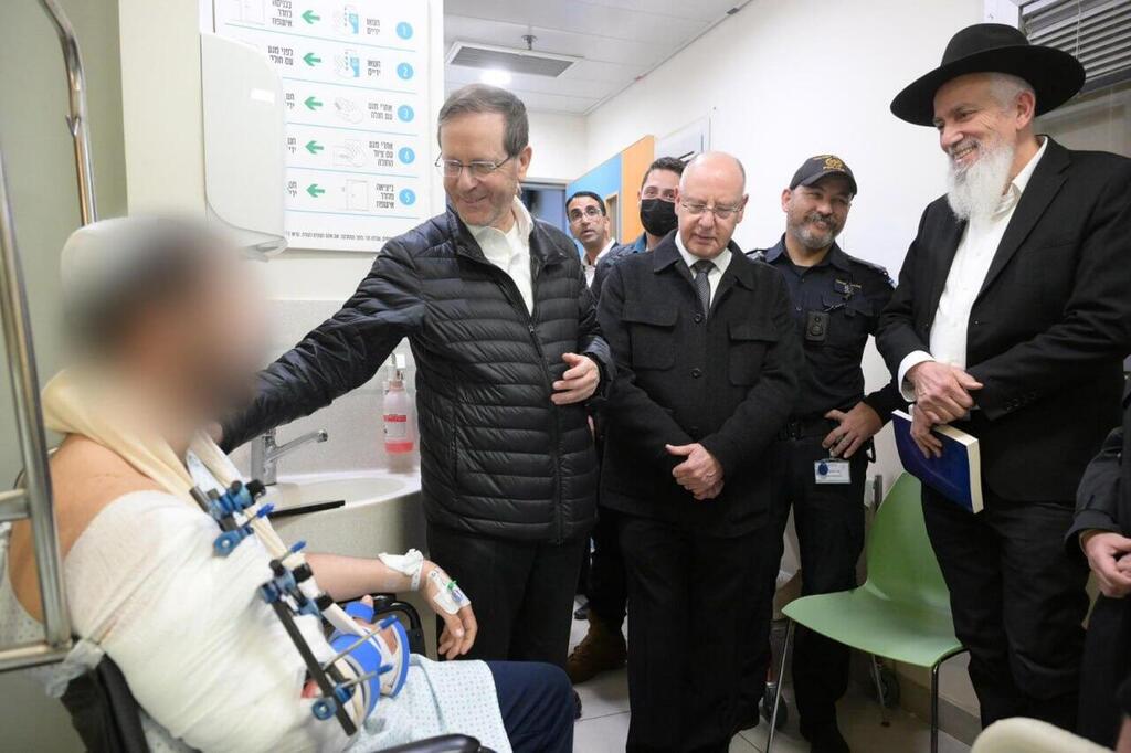 הרצוג בביקור בצפון (צילום: עמוס בן גרשום, לע"מ) הנשיא יצחק הרצוג בביקור בצפון