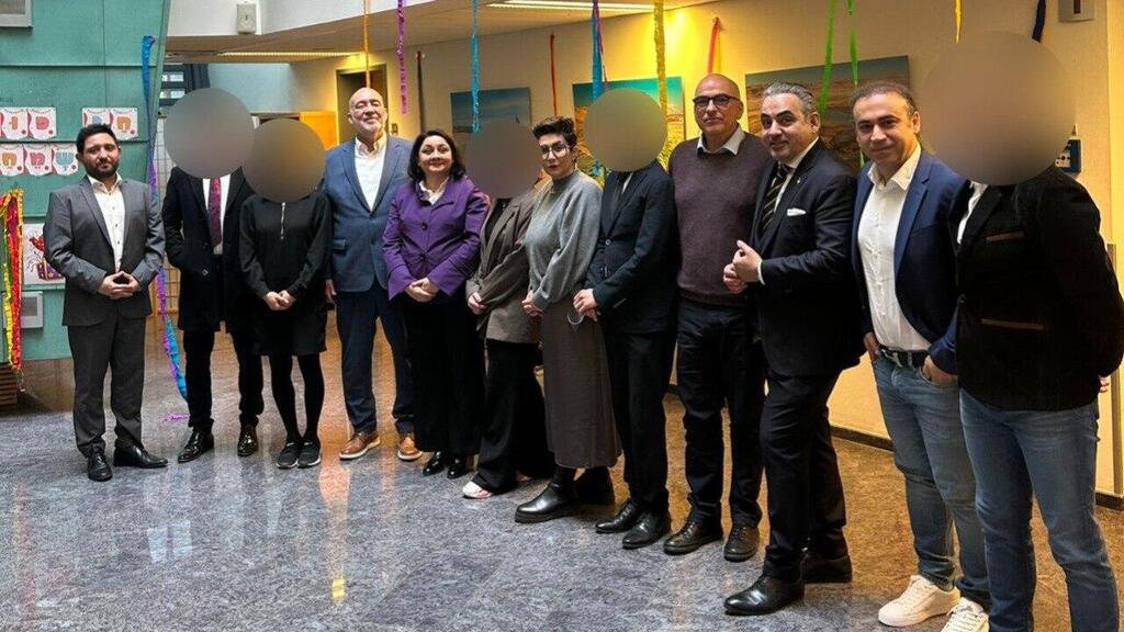 Meeting at the Israeli Embassy in Berlin, Ambassador Prosor fourth from left (Photo: Israeli Embassy in Berlin) מפגש של איראנים גולים עם שגריר ישראל בברלין