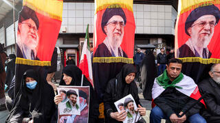 טהרן איראן הפגנה הפגנת תמיכה במנהיג העליון החדש מוג'תבא חמינאי