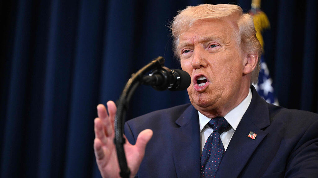 נשיא ארה"ב טראמפ מסיבת עיתונאים ב פלורידה