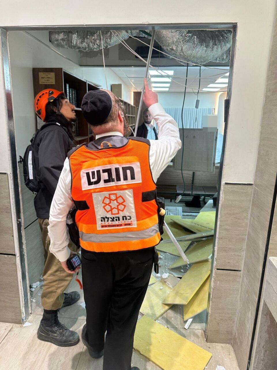 צוותי חירום פועלים בבני ברק. נזקים בבני ברק