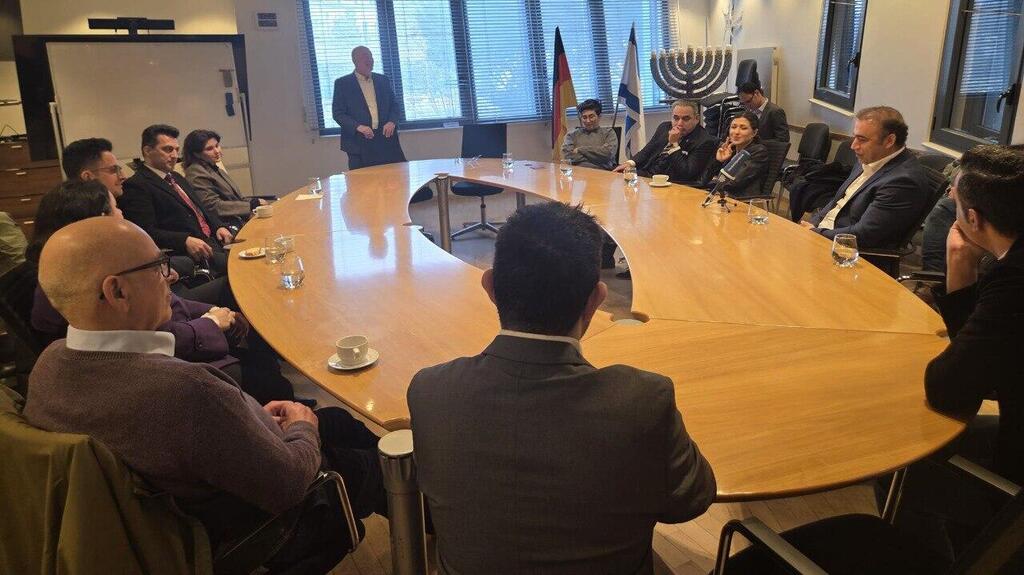 Meeting between Iranian exiles and Israel’s ambassador in Berlin (Photo: Zeev Avrahami) מפגש של איראנים גולים עם שגריר ישראל בברלין