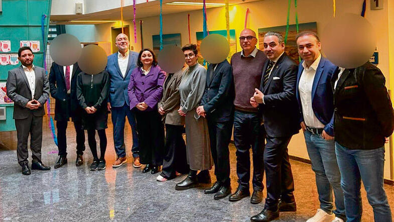 הגולים האיראנים עם השגריר פרושאור בברלין