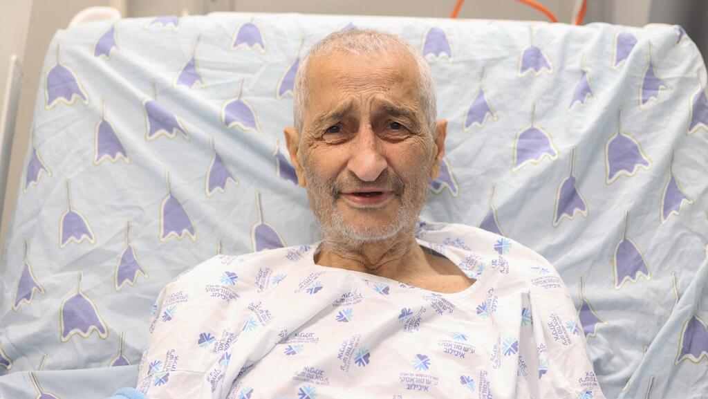 רץ ארבע קומות למקלט, פספס את המדרגה האחרונה. עזרא בולנדי (צילום: דוברות איכילוב) עזרא בולנדי מעד בדרך למקלט ועבר ניתוח
