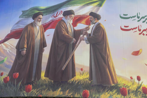 עלי מחכה למוג’תבא