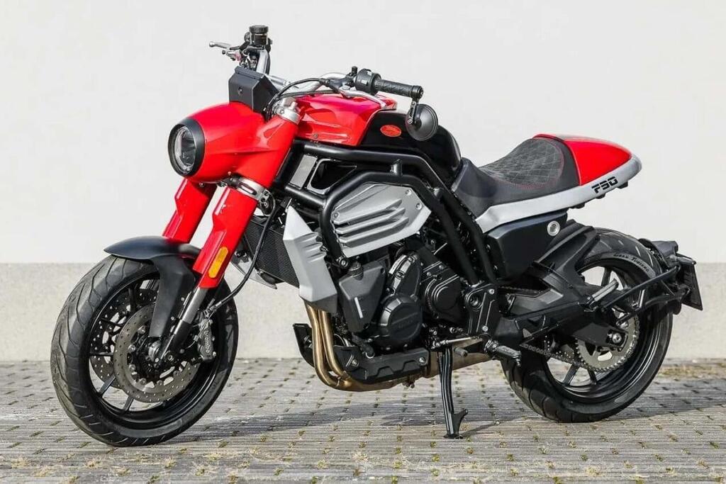 ג'אווה רושמת קאמבק, קאוואסאקי מחשמלת והשוק חוגג