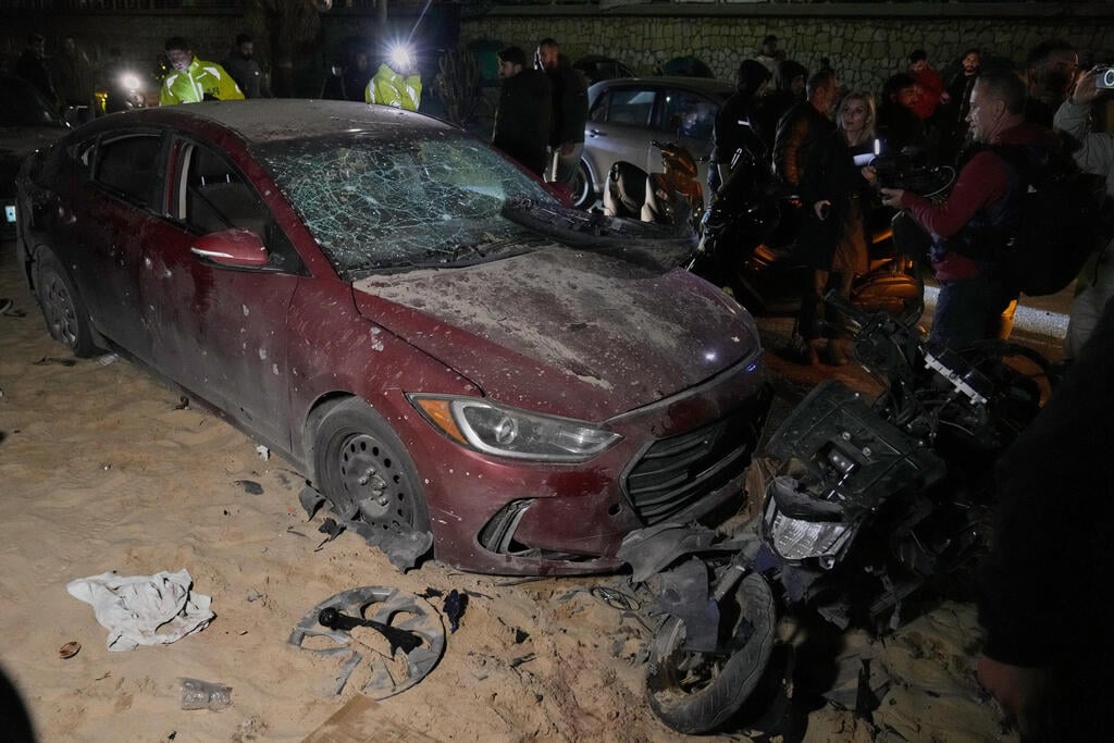 זירת החיסול בביירות, לבנון (צילום: AP Photo/Bilal Hussein) זירת החיסול בביירות, לבנון