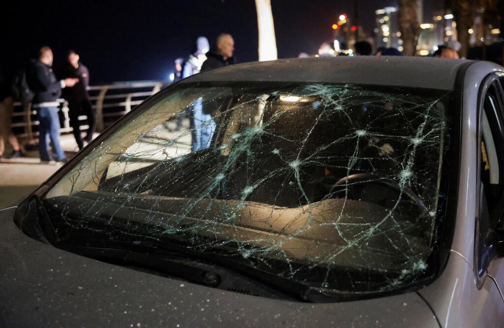חוף רמלה אל-בידא בביירות, הלילה (צילום: REUTERS/Khalil Ashawi) זירת החיסול בביירות, לבנון