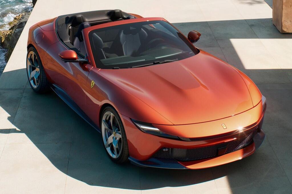 אביב הגיע, טופלס בא: פרארי מציגה ספיידר על בסיס האמלפי