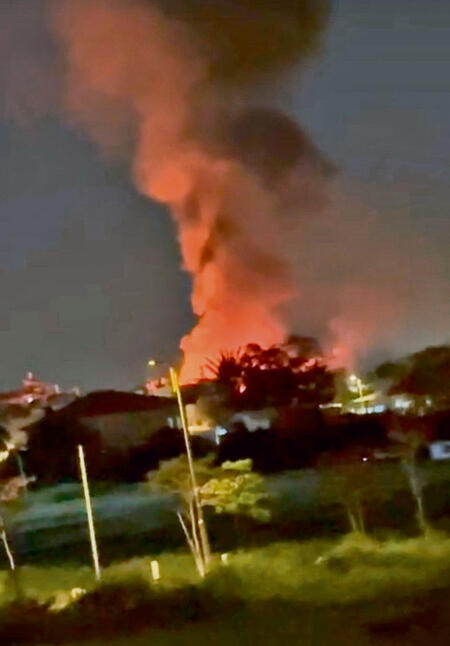 נפילת הטיל במושב ברקת | צילום: מהרשתות החברתיות