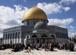מסגד אל־אקצה. "המלחמה נועדה לבנות את בית המקדש?" טאקר קרלסון מפיץ עלילות ("רק שואל שאלות") | צילום: אי-פי, Mahmoud Illean