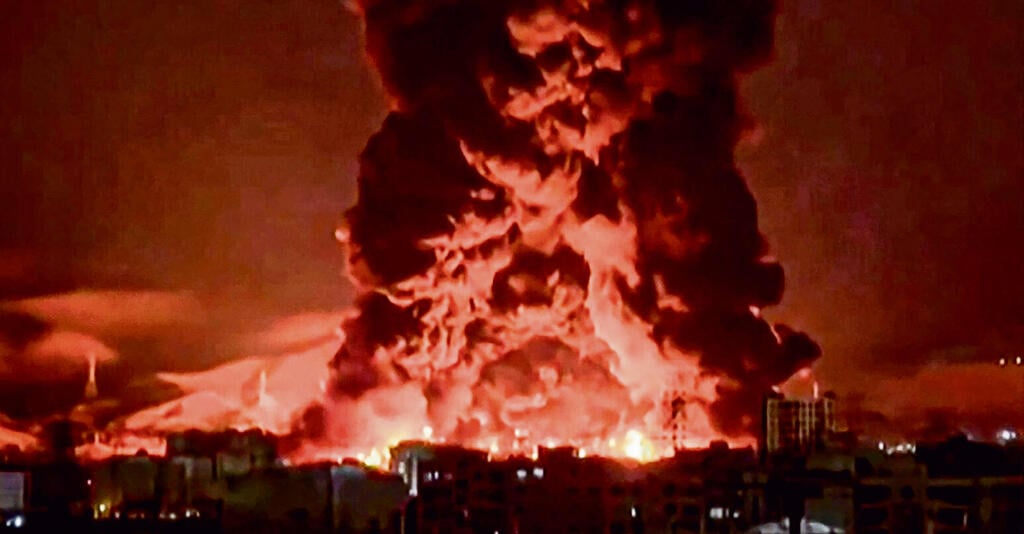תקיפת בתי הזיקוק בטהרן על ידי ישראל (AFP) תקיפת בתי הזיקוק בטהרן על ידי ישראל
