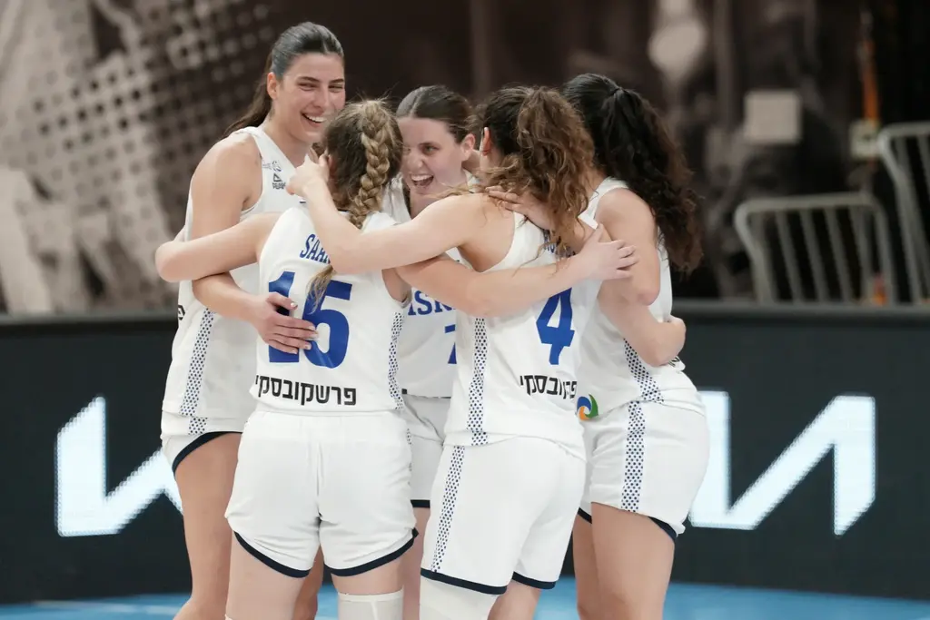 מאזן מושלם. נבחרת הנשים (צילום: FIBA) נבחרת הנשים