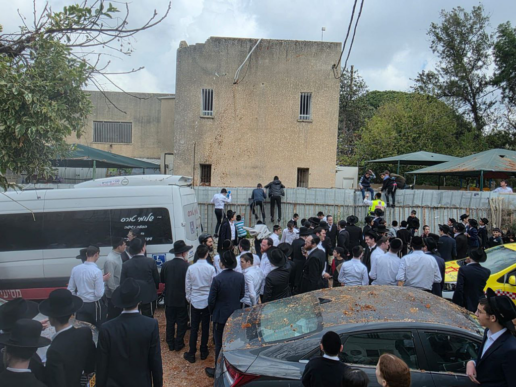 פגיעת רסיסים בבניין מגורים בבני ברק