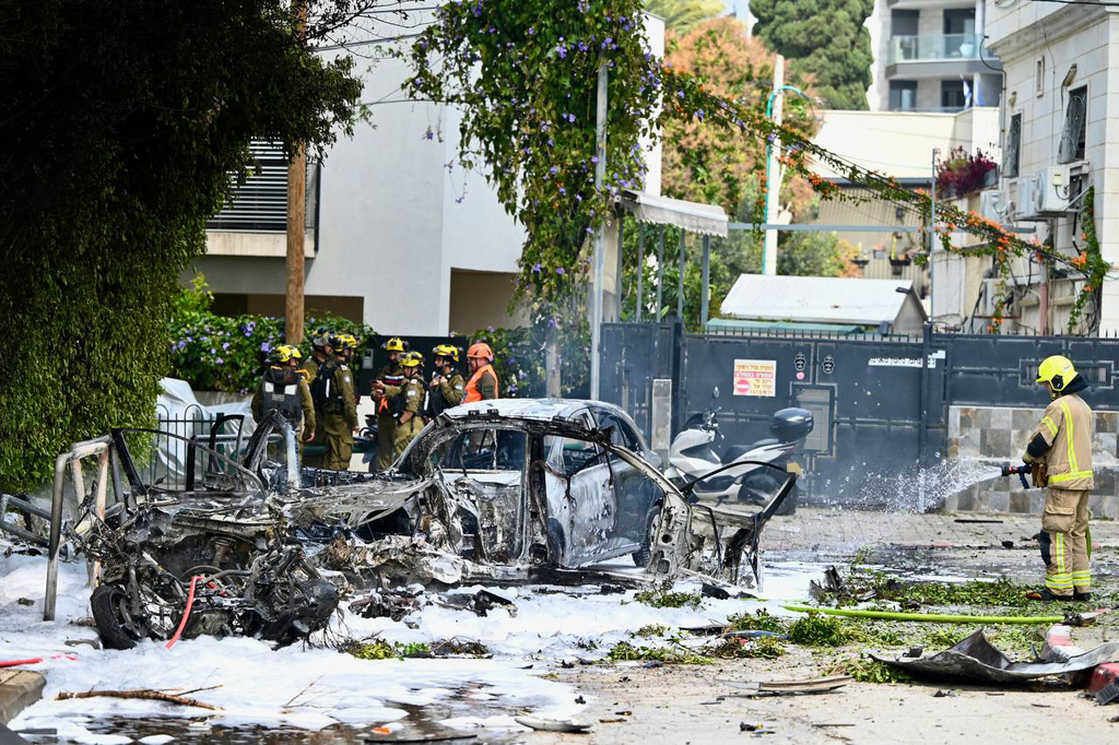 צילום: קובי קואנקס נפילת רסיס בתל אביב