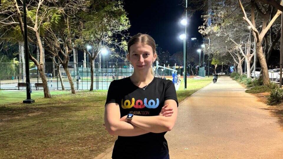 ניקול. "רציתי לתת למדינה את המקסימום" ניקול מתגייסת לאיסוף קרבי