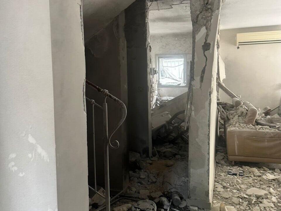אחת מזירות הנפילה בראשון לציון (צילום: כבאות והצלה לישראל) אחת מזירות הנפילה בראשון