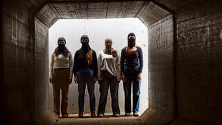 מימין לשמאל: “ענת", “מאיה", סגן ר’ ו"אורלי". “החברים כבר למדו לא לשאול על השירות"