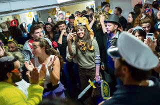 עד דלא ידע להבחין  בין יירוטים לבסים.  מחתרת המסיבות